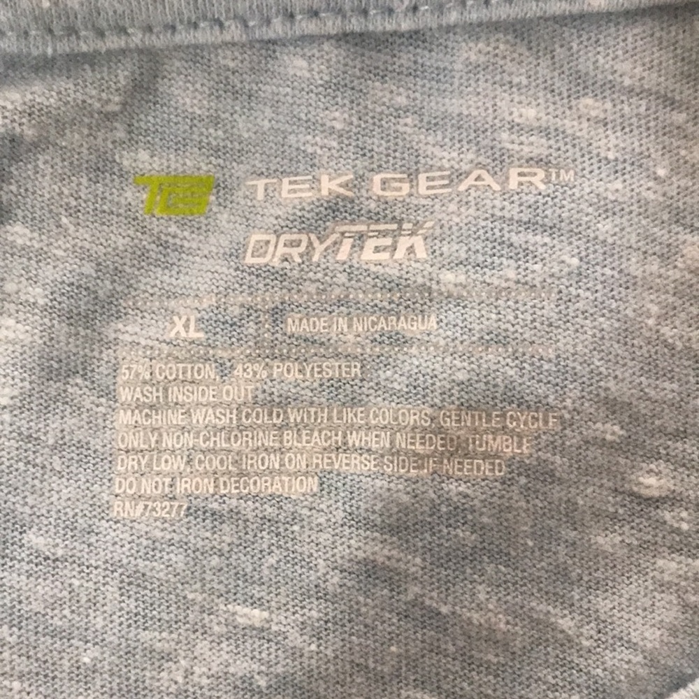 Workout Top - Picture 2 of 3